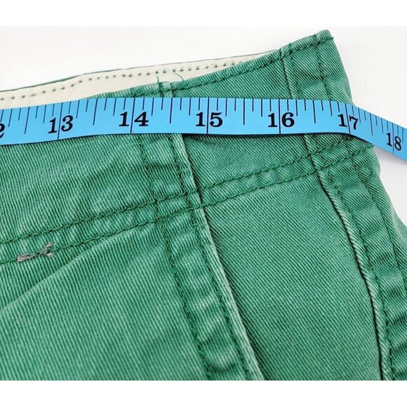 old navy broken in khaki Shorts Classic Length green sz 33 men - Picture 5 of 8
